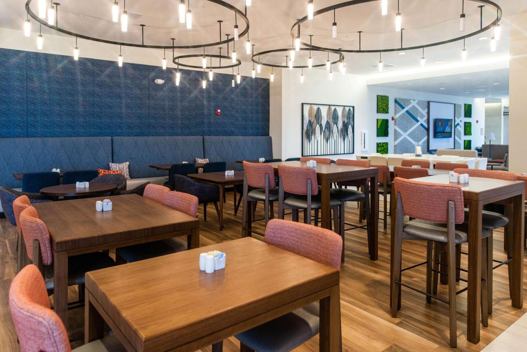Hilton Garden Inn Mattoon, Il Zewnętrze zdjęcie